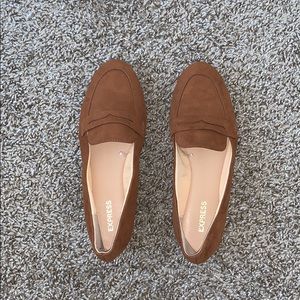 Flat shoes